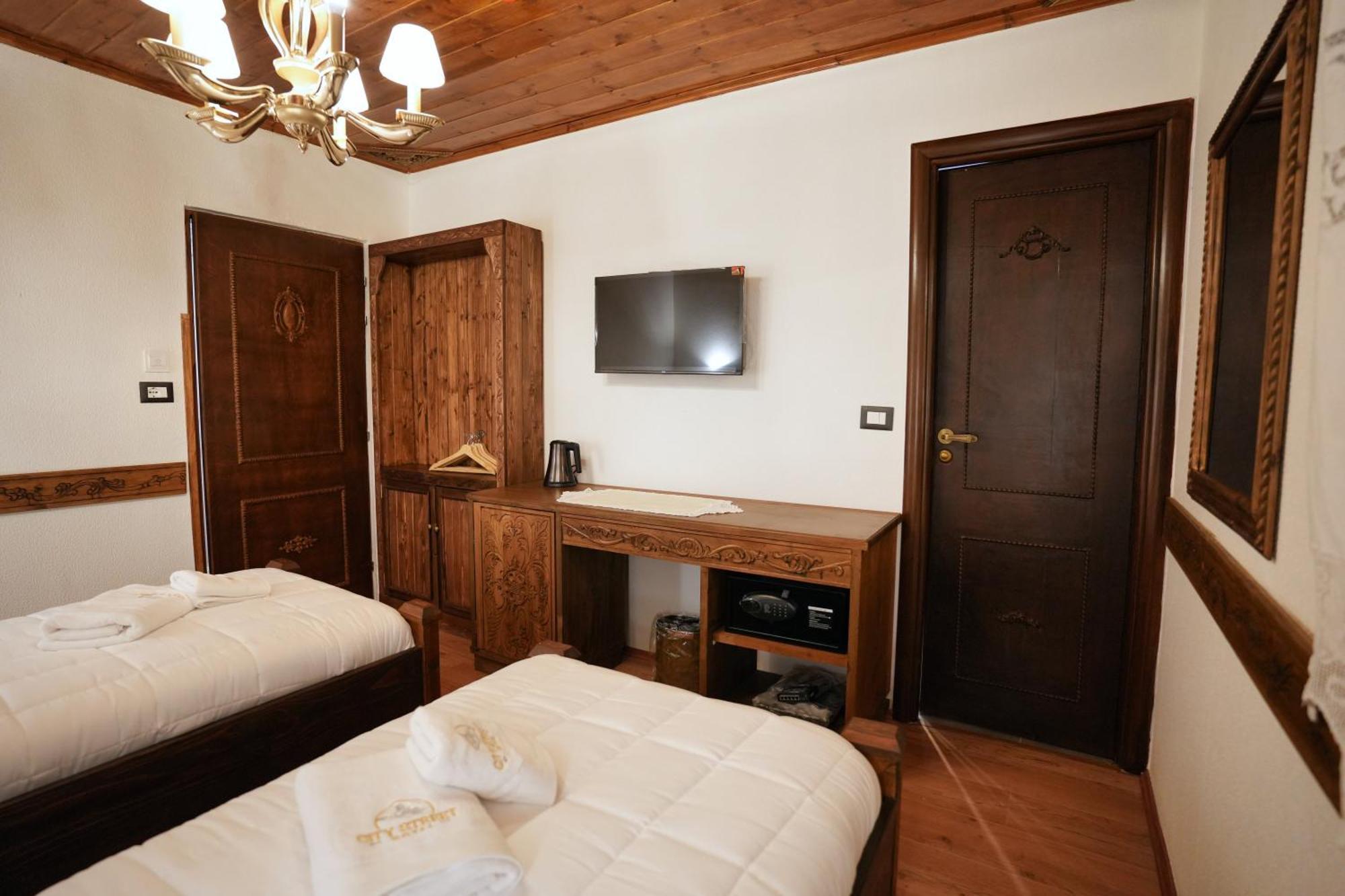 City Street Hotel Gjirokastër Chambre photo