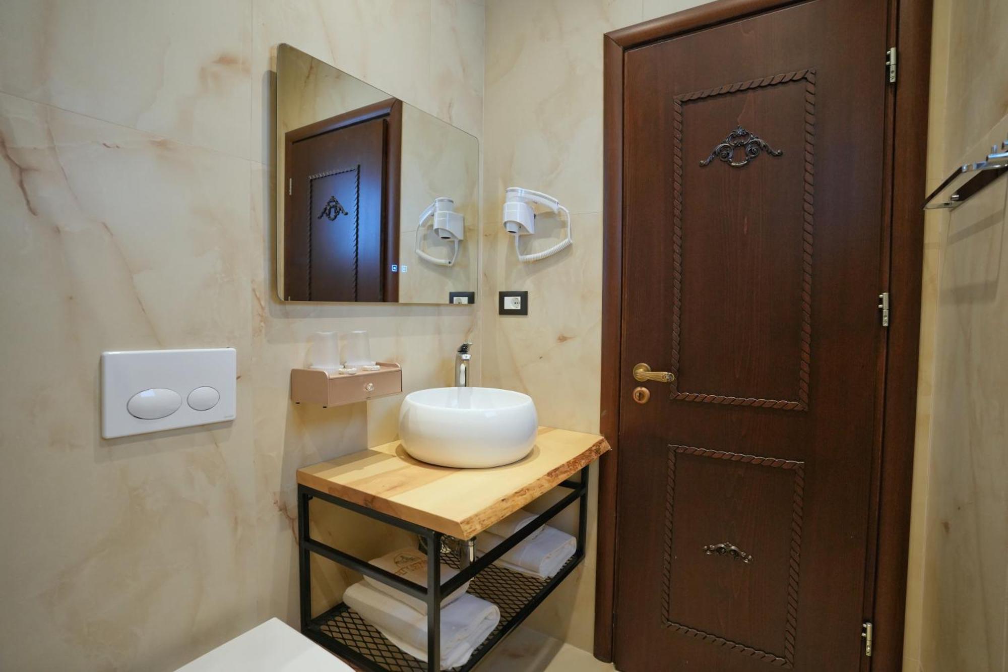 City Street Hotel Gjirokastër Chambre photo
