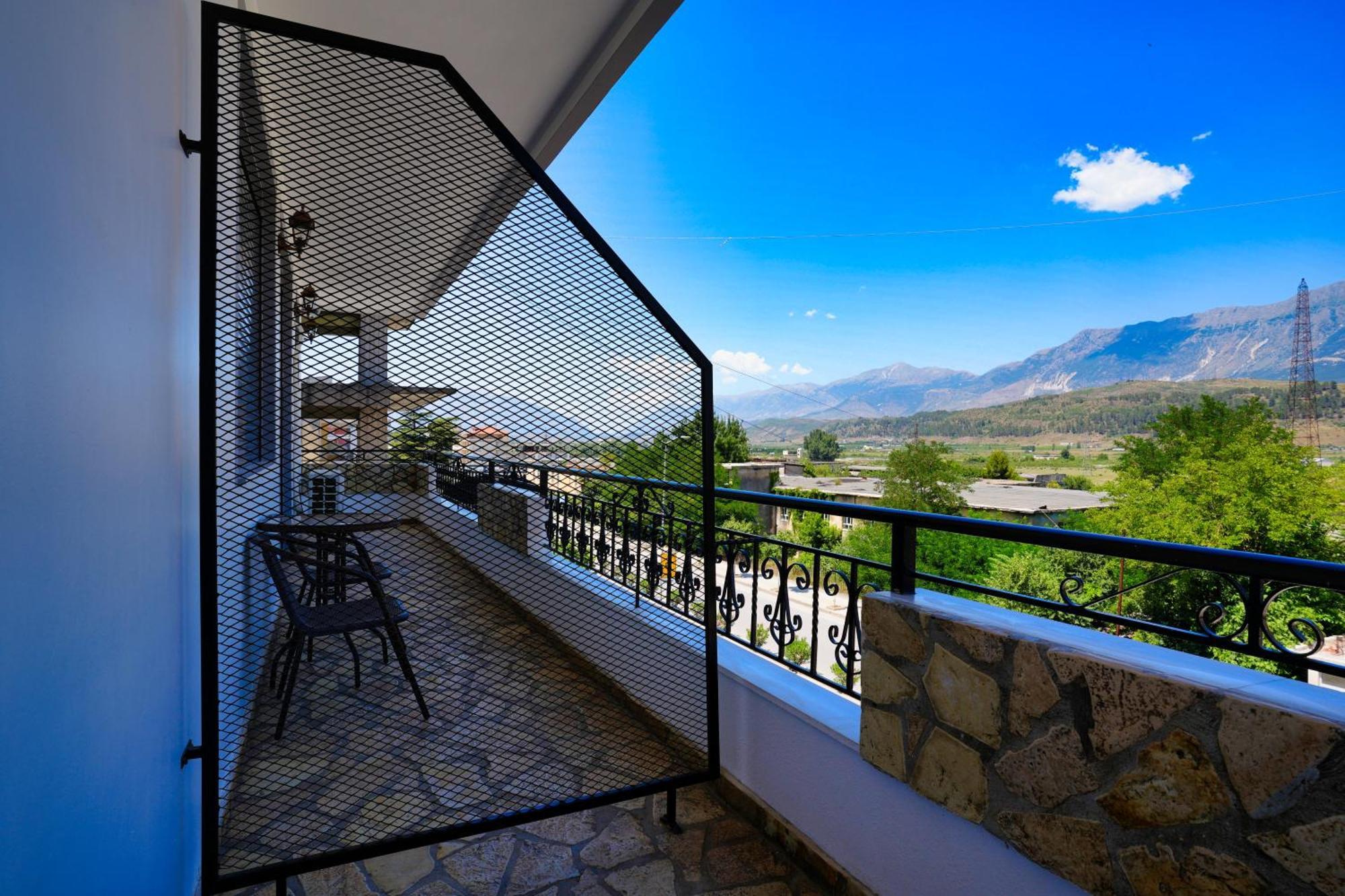 City Street Hotel Gjirokastër Chambre photo