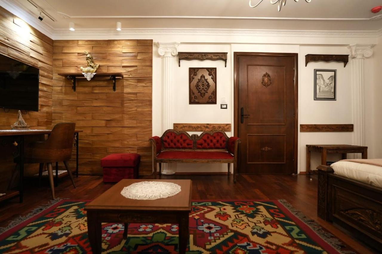 City Street Hotel Gjirokastër Extérieur photo