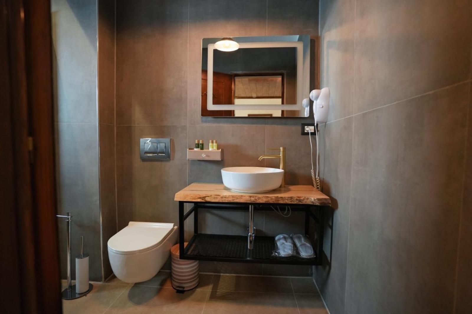 City Street Hotel Gjirokastër Extérieur photo